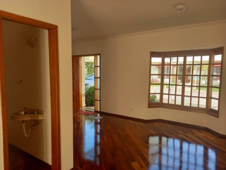 Casa à venda com 3 quartos, 138m² - Foto 3