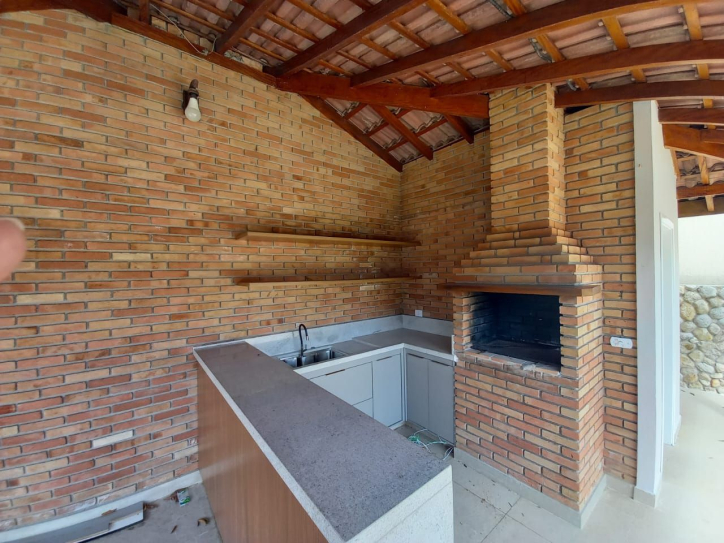 Casa à venda e aluguel com 4 quartos, 500m² - Foto 4