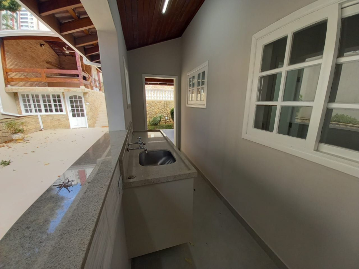 Casa à venda e aluguel com 4 quartos, 500m² - Foto 19