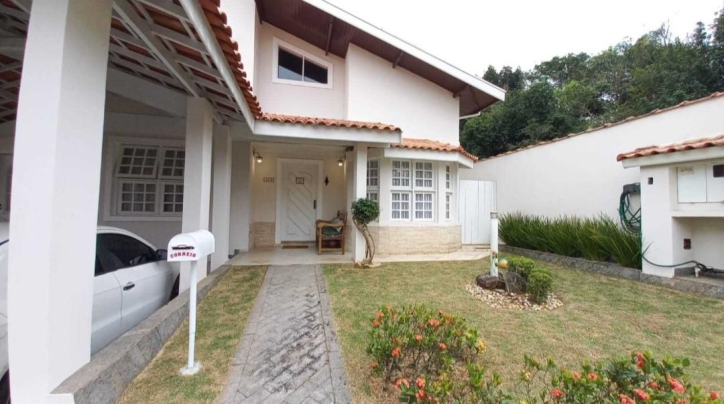 Casa à venda com 3 quartos, 190m² - Foto 2