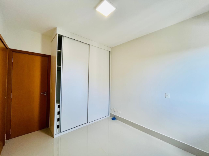 Apartamento à venda com 4 quartos, 157m² - Foto 3