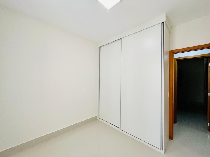 Apartamento à venda com 4 quartos, 157m² - Foto 9