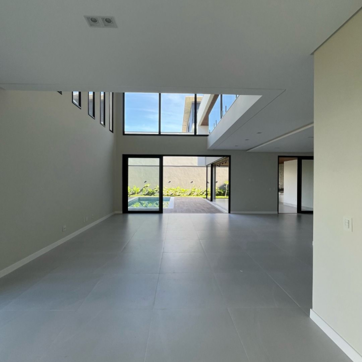 Casa à venda com 4 quartos, 440m² - Foto 9