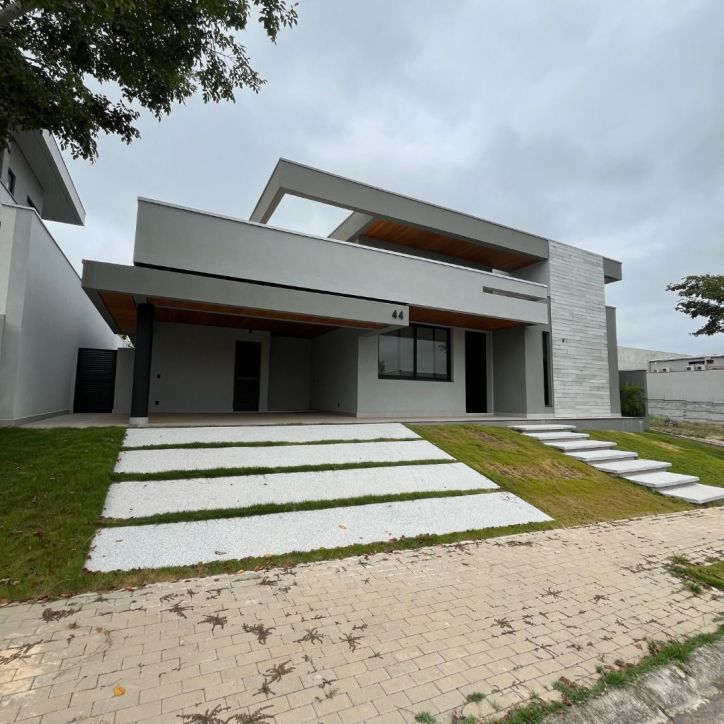 Casa à venda com 4 quartos, 300m² - Foto 1