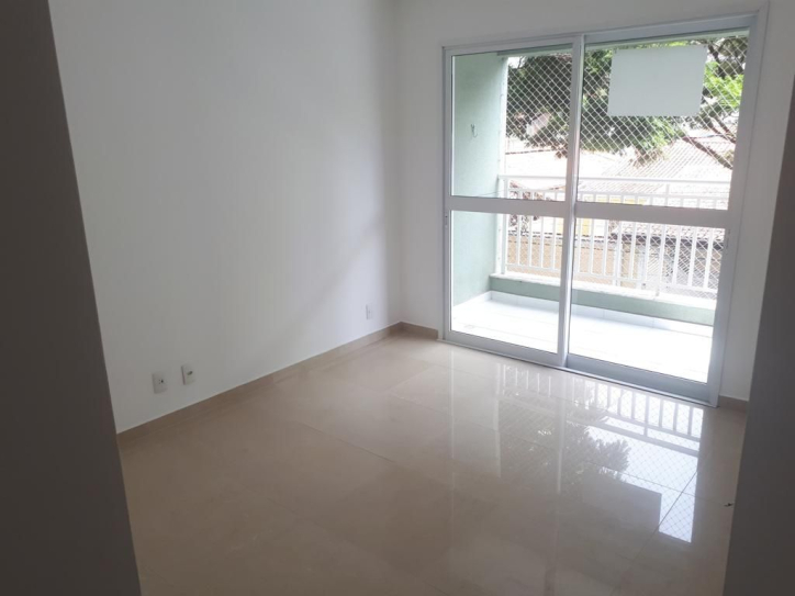 Apartamento à venda com 3 quartos, 77m² - Foto 4