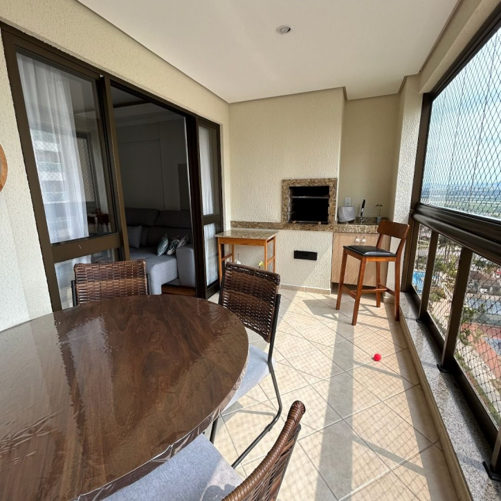 Apartamento à venda com 3 quartos, 144m² - Foto 2