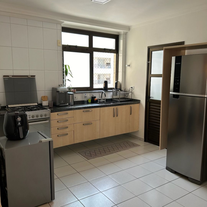 Apartamento à venda com 3 quartos, 144m² - Foto 9