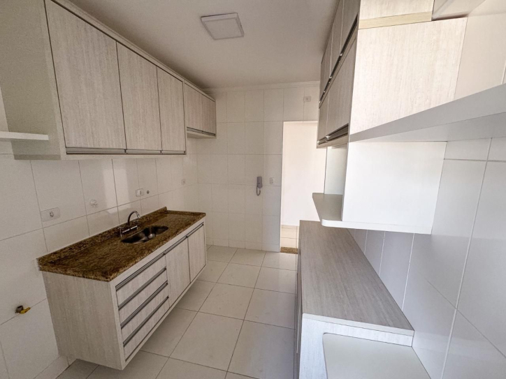 Apartamento à venda com 3 quartos, 92m² - Foto 3