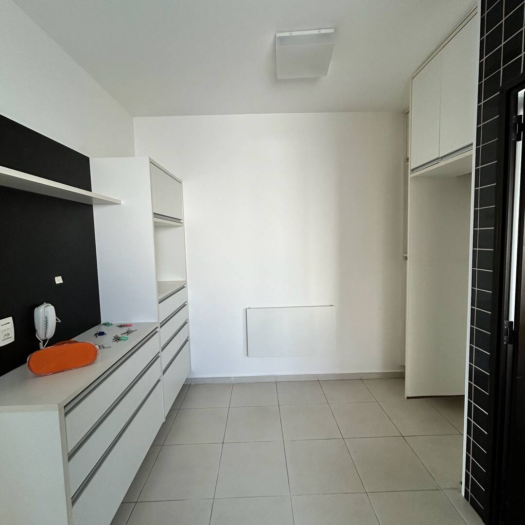 Apartamento à venda com 3 quartos, 118m² - Foto 3