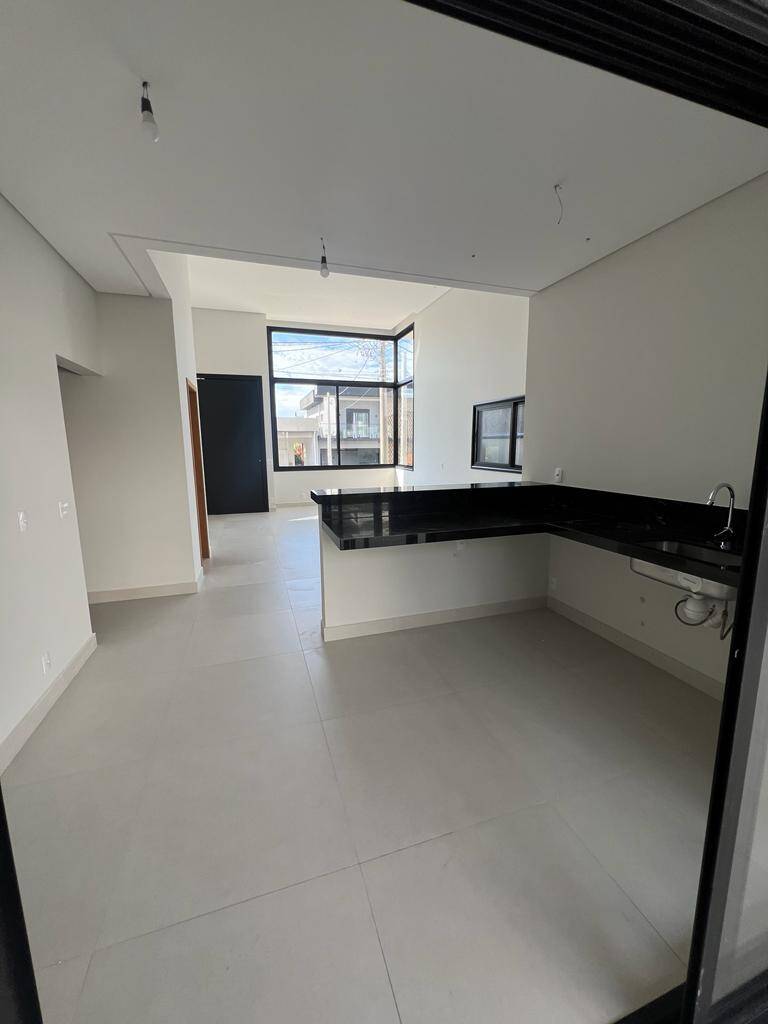 Casa à venda com 3 quartos, 150m² - Foto 15