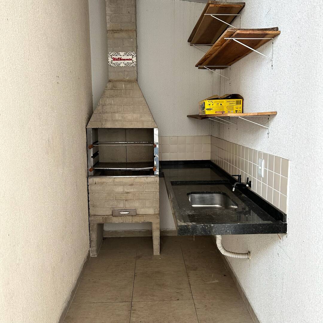 Casa à venda com 3 quartos, 100m² - Foto 4