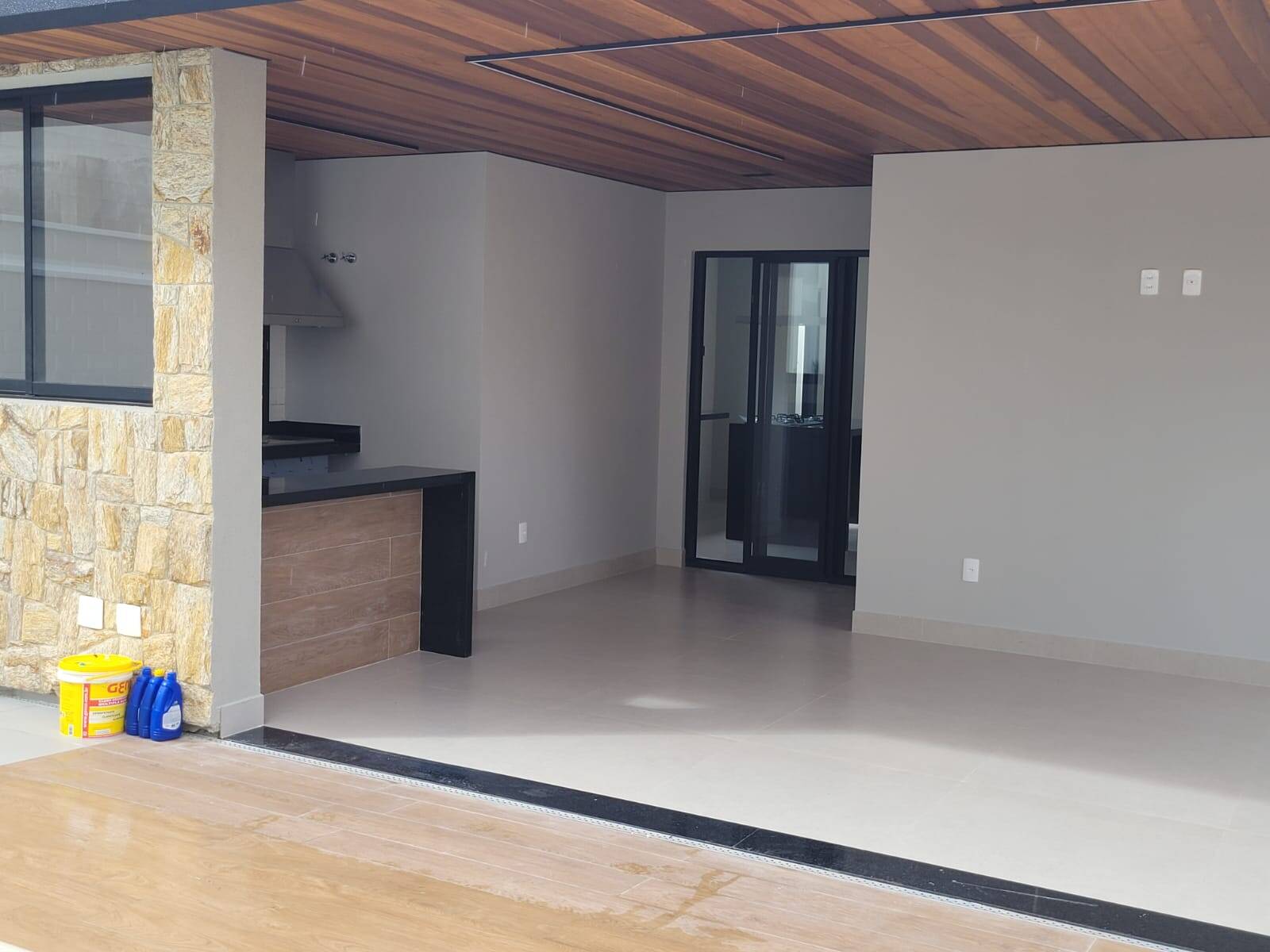 Casa à venda com 4 quartos, 263m² - Foto 4