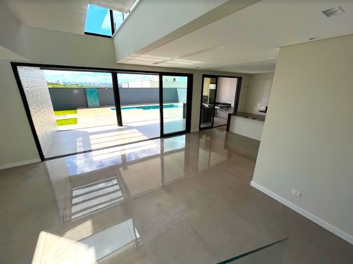 Casa à venda com 4 quartos, 338m² - Foto 14