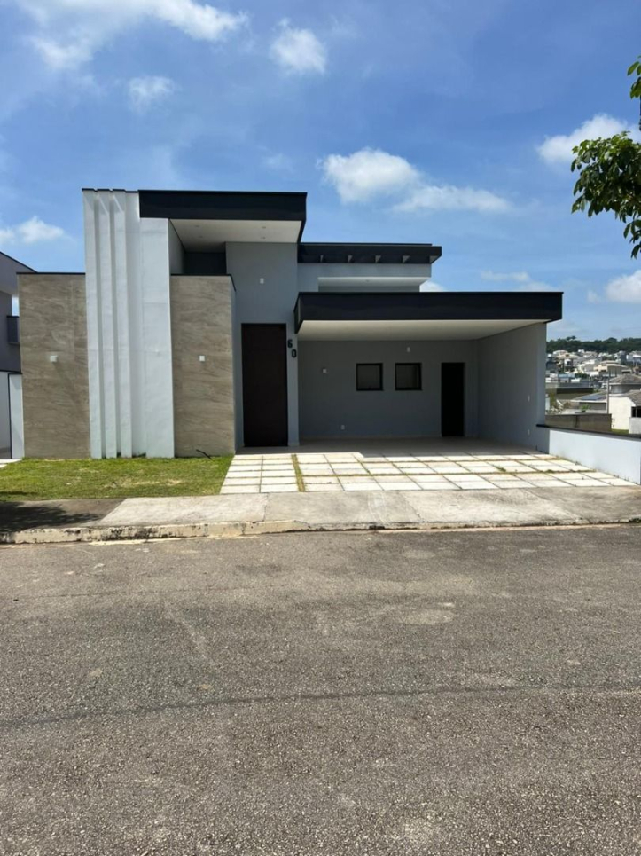 Casa à venda com 3 quartos, 150m² - Foto 1