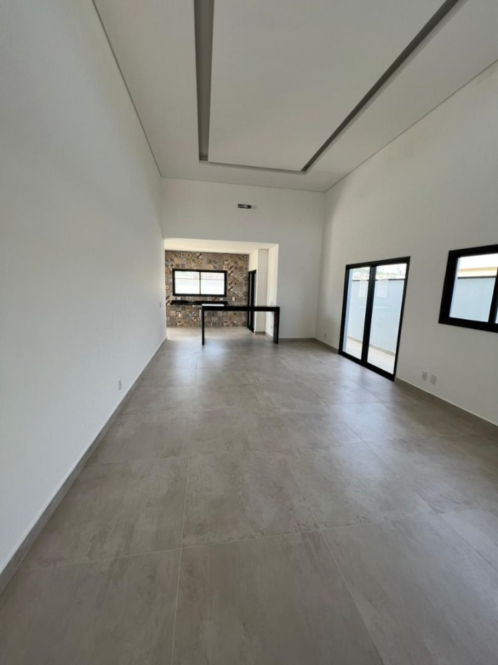 Casa à venda com 3 quartos, 150m² - Foto 3