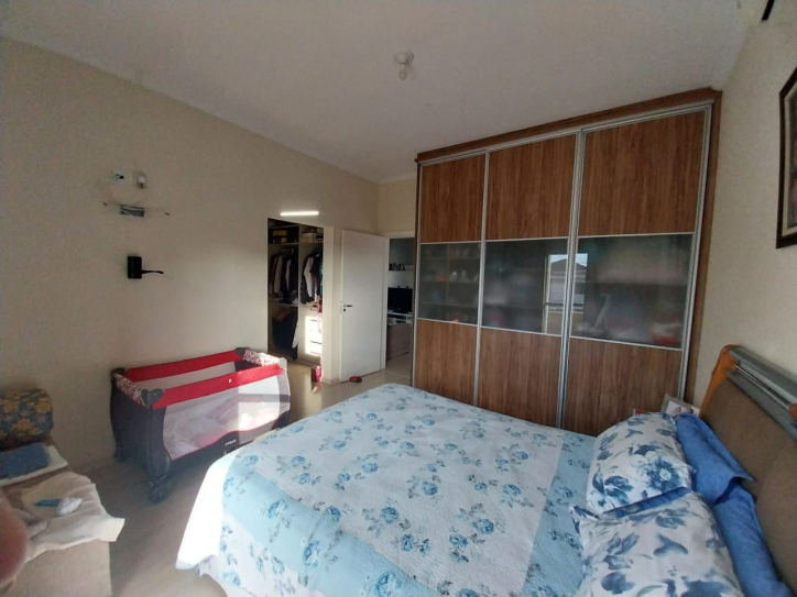 Casa à venda com 4 quartos, 241m² - Foto 15