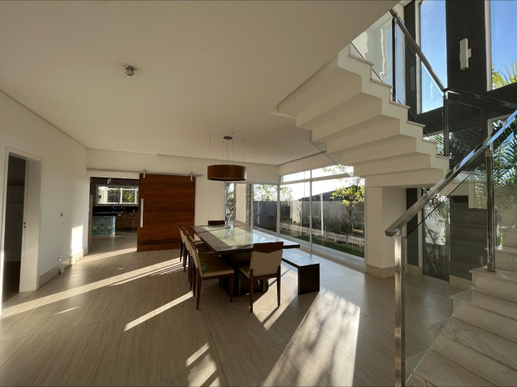 Casa à venda com 4 quartos, 650m² - Foto 5