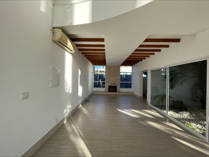 Casa à venda com 4 quartos, 650m² - Foto 17