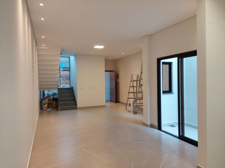 Casa à venda com 3 quartos, 160m² - Foto 1