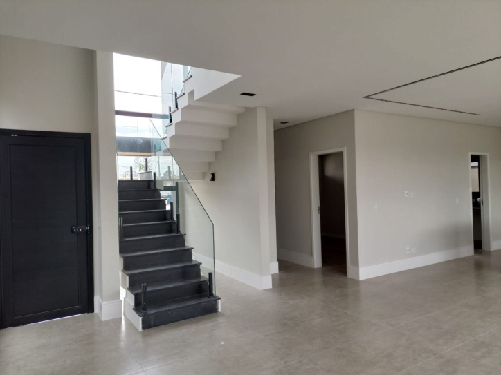 Casa à venda com 4 quartos, 237m² - Foto 4