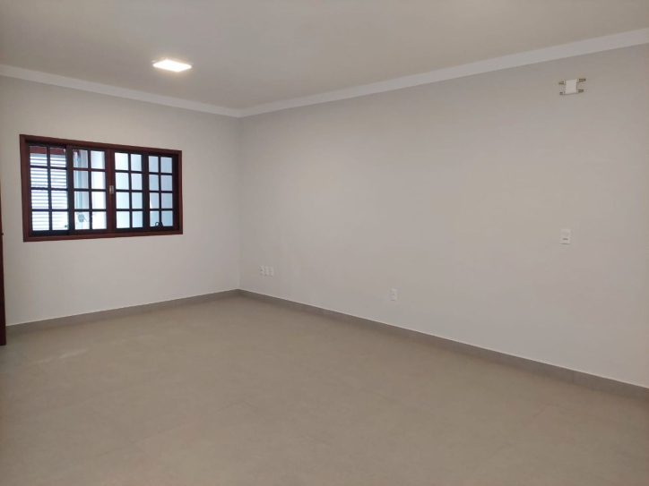 Casa à venda com 2 quartos, 100m² - Foto 2