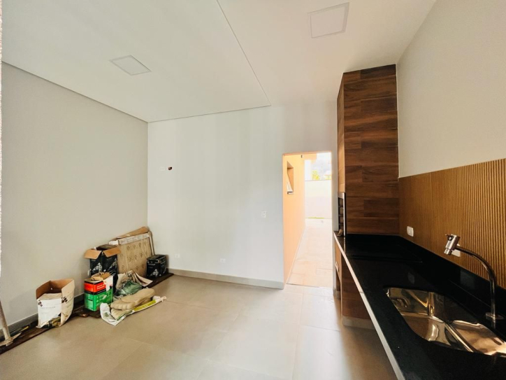 Casa à venda com 3 quartos, 160m² - Foto 2