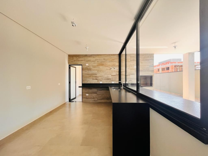 Casa à venda com 4 quartos, 221m² - Foto 8