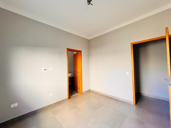 Casa à venda com 4 quartos, 221m² - Foto 18