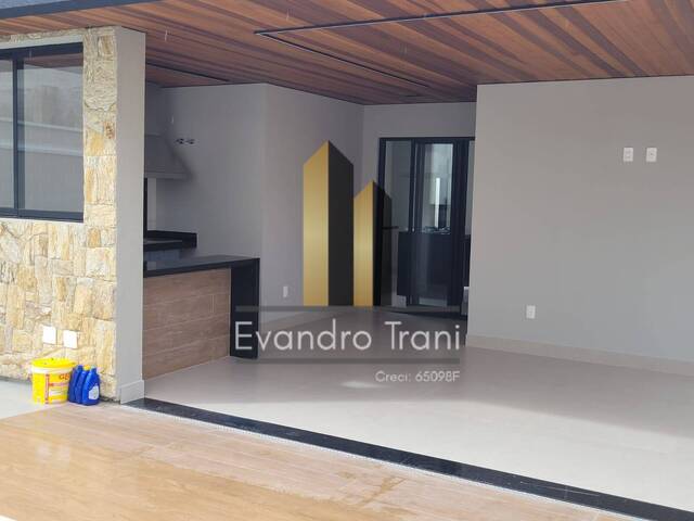 Casa para Venda em São José dos Campos - 4