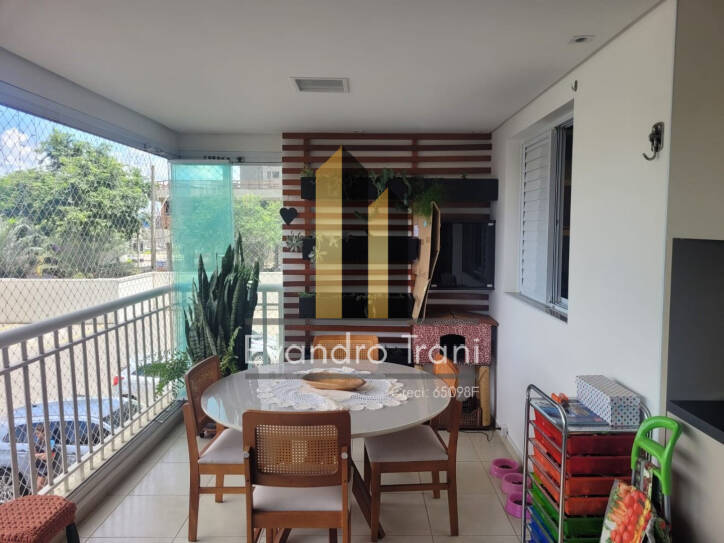 Apartamento à venda com 3 quartos, 125m² - Foto 1