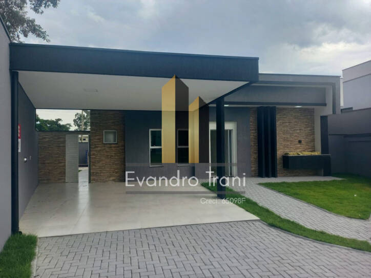 Casa à venda com 3 quartos, 145m² - Foto 1