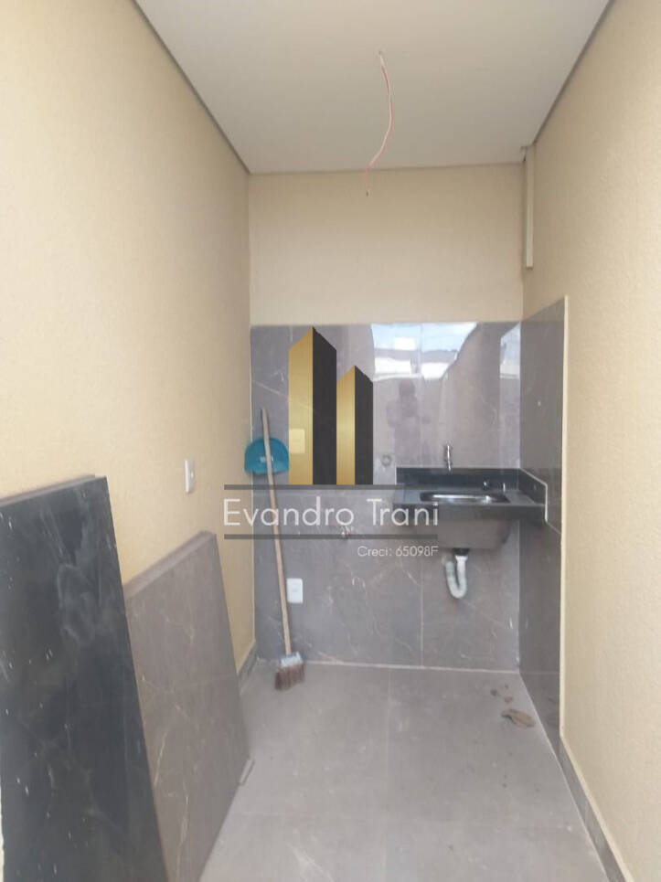 Casa à venda com 4 quartos, 235m² - Foto 14