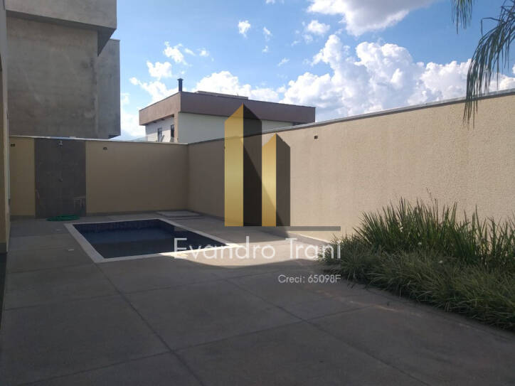 Casa à venda com 4 quartos, 235m² - Foto 15