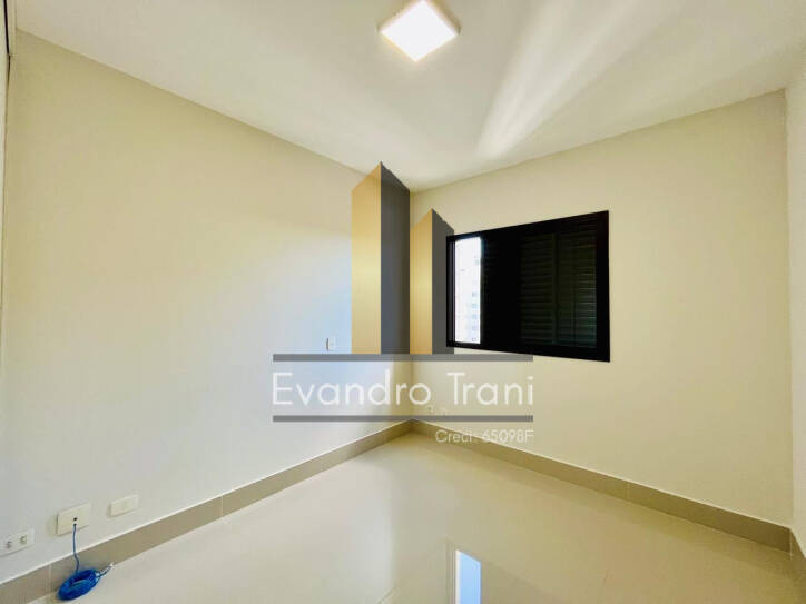 Apartamento à venda com 4 quartos, 157m² - Foto 3