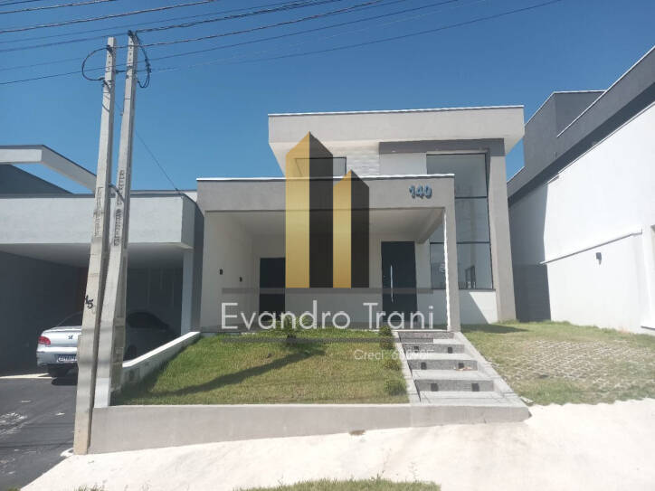 Casa à venda com 3 quartos, 190m² - Foto 1