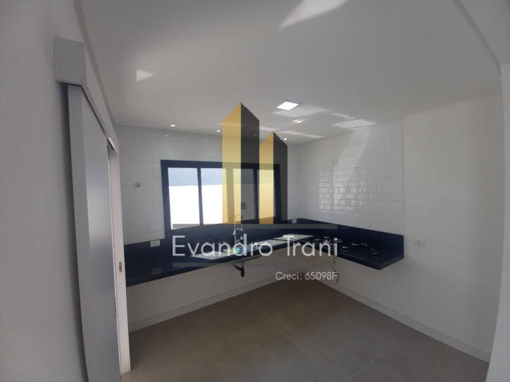 Casa à venda com 3 quartos, 190m² - Foto 3