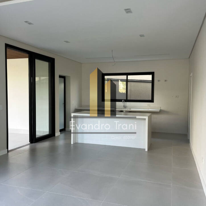 Casa à venda com 4 quartos, 440m² - Foto 7