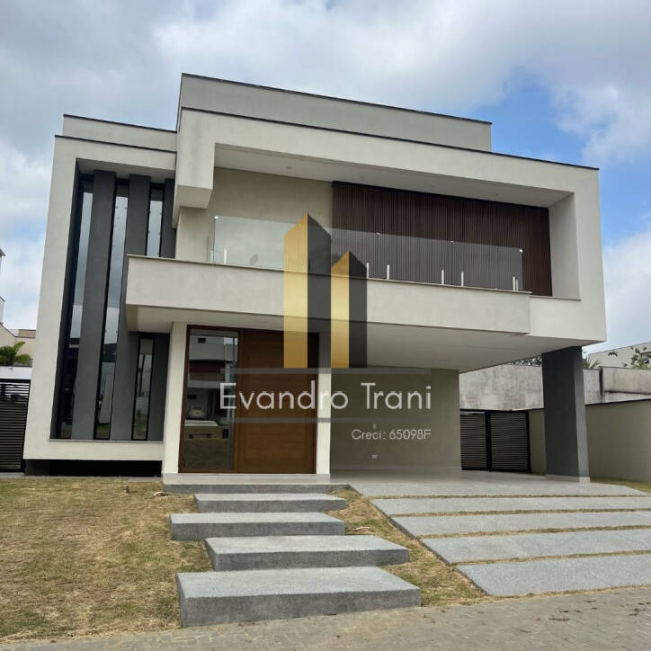 Casa à venda com 5 quartos, 360m² - Foto 1