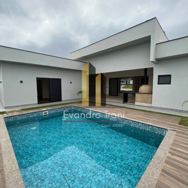 Casa à venda com 4 quartos, 290m² - Foto 5