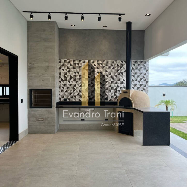 Casa à venda com 4 quartos, 290m² - Foto 14