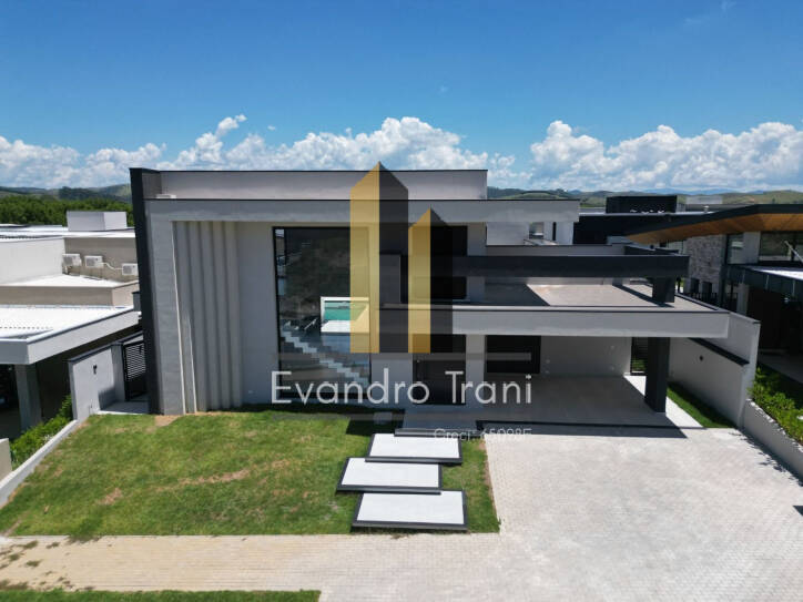 Casa à venda com 3 quartos, 363m² - Foto 2