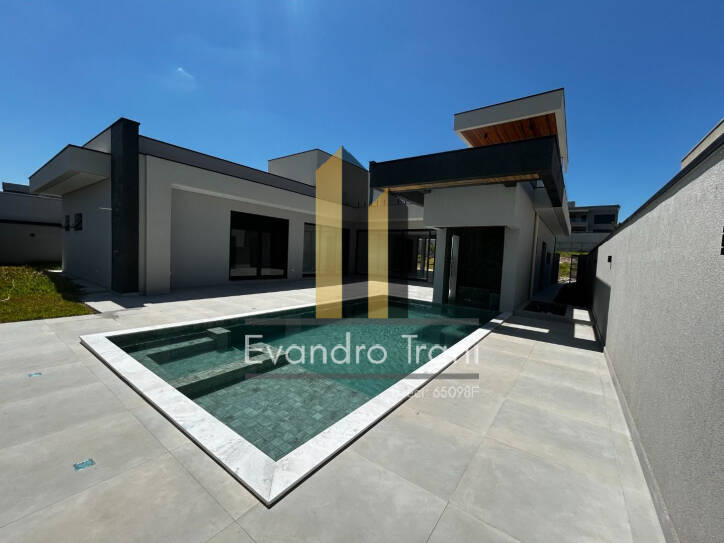 Casa à venda com 3 quartos, 363m² - Foto 3