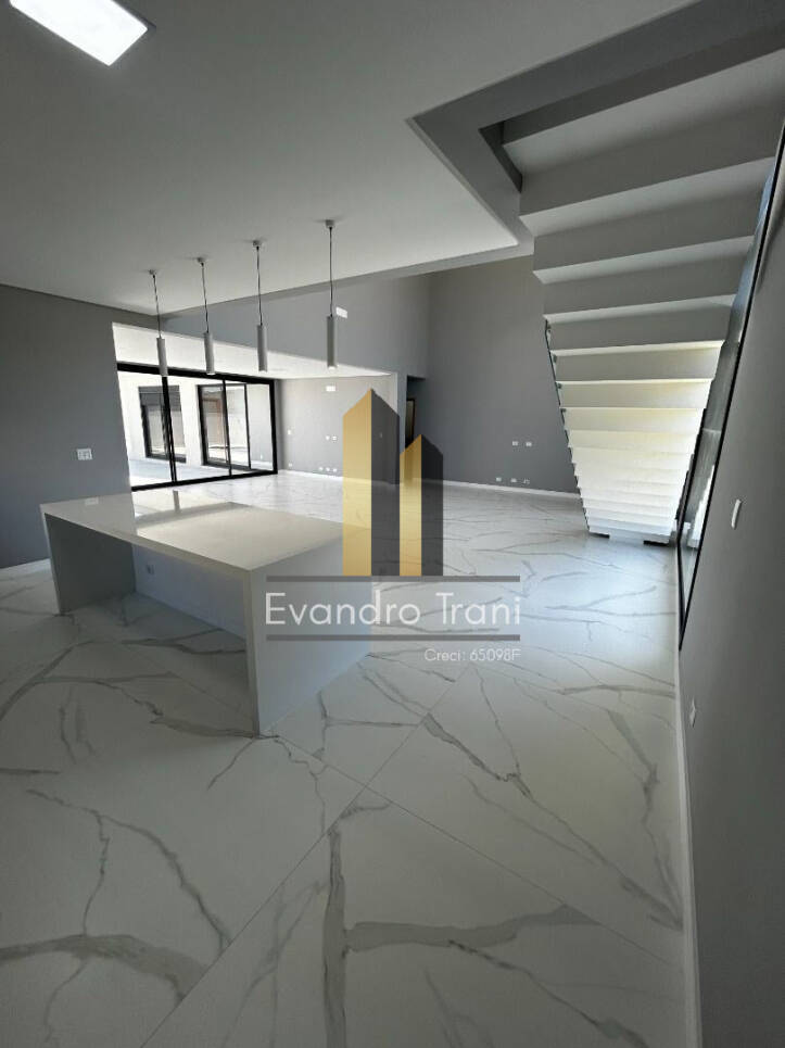 Casa à venda com 3 quartos, 363m² - Foto 4