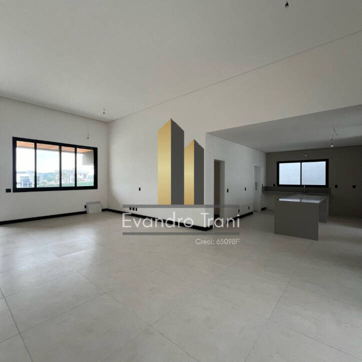 Casa à venda com 4 quartos, 300m² - Foto 7