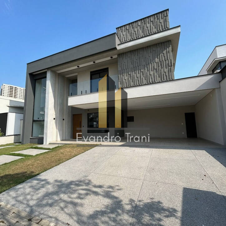 Casa à venda com 4 quartos, 290m² - Foto 1