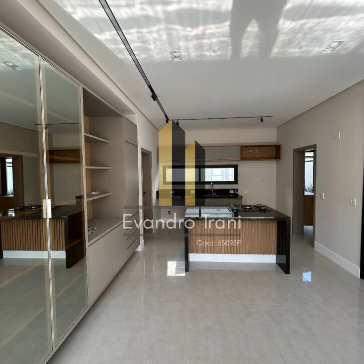 Casa à venda com 4 quartos, 412m² - Foto 3