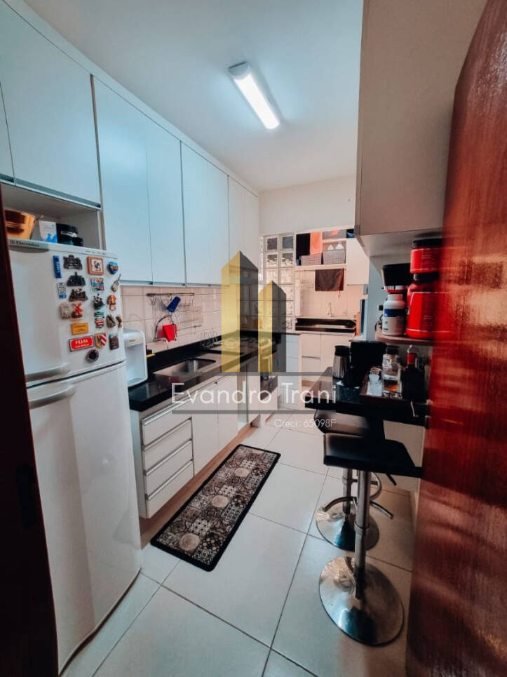 Apartamento à venda com 3 quartos, 78m² - Foto 2