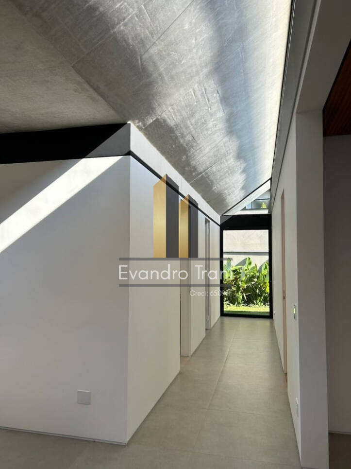 Casa à venda com 3 quartos, 239m² - Foto 8