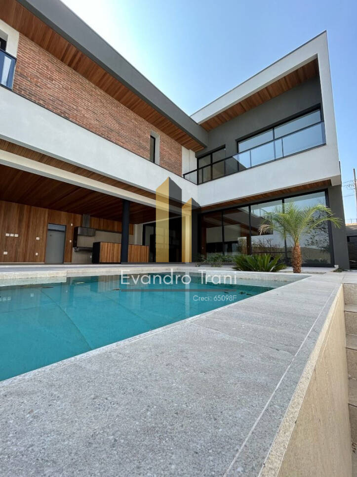 Casa à venda com 4 quartos, 584m² - Foto 4