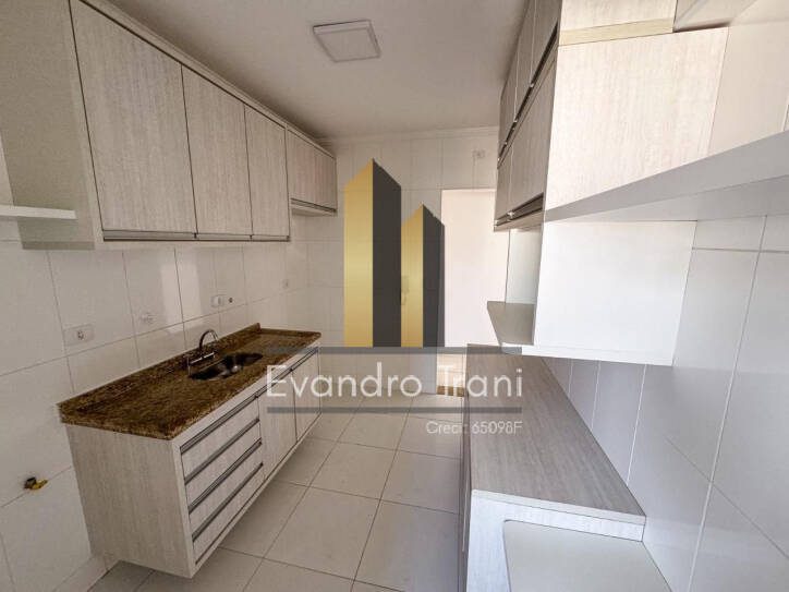 Apartamento à venda com 3 quartos, 92m² - Foto 3